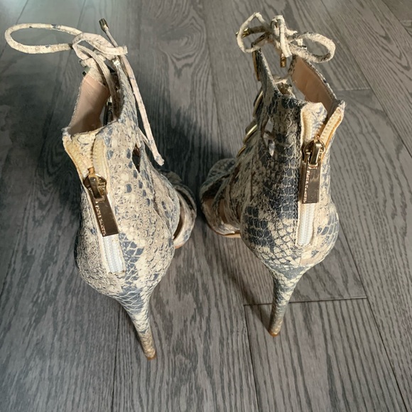 Gorgeous Vince Camuto Heels✨ - Picture 6 of 11